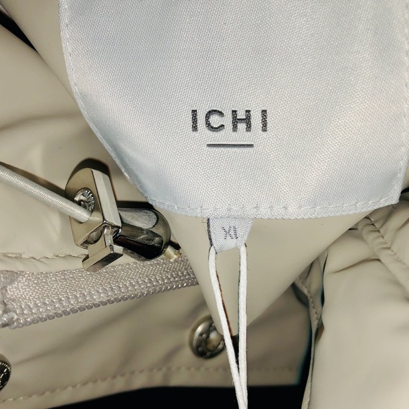 Women's XL Beige Hooded Raincoat Trenchcoat - Picture 5 of 8